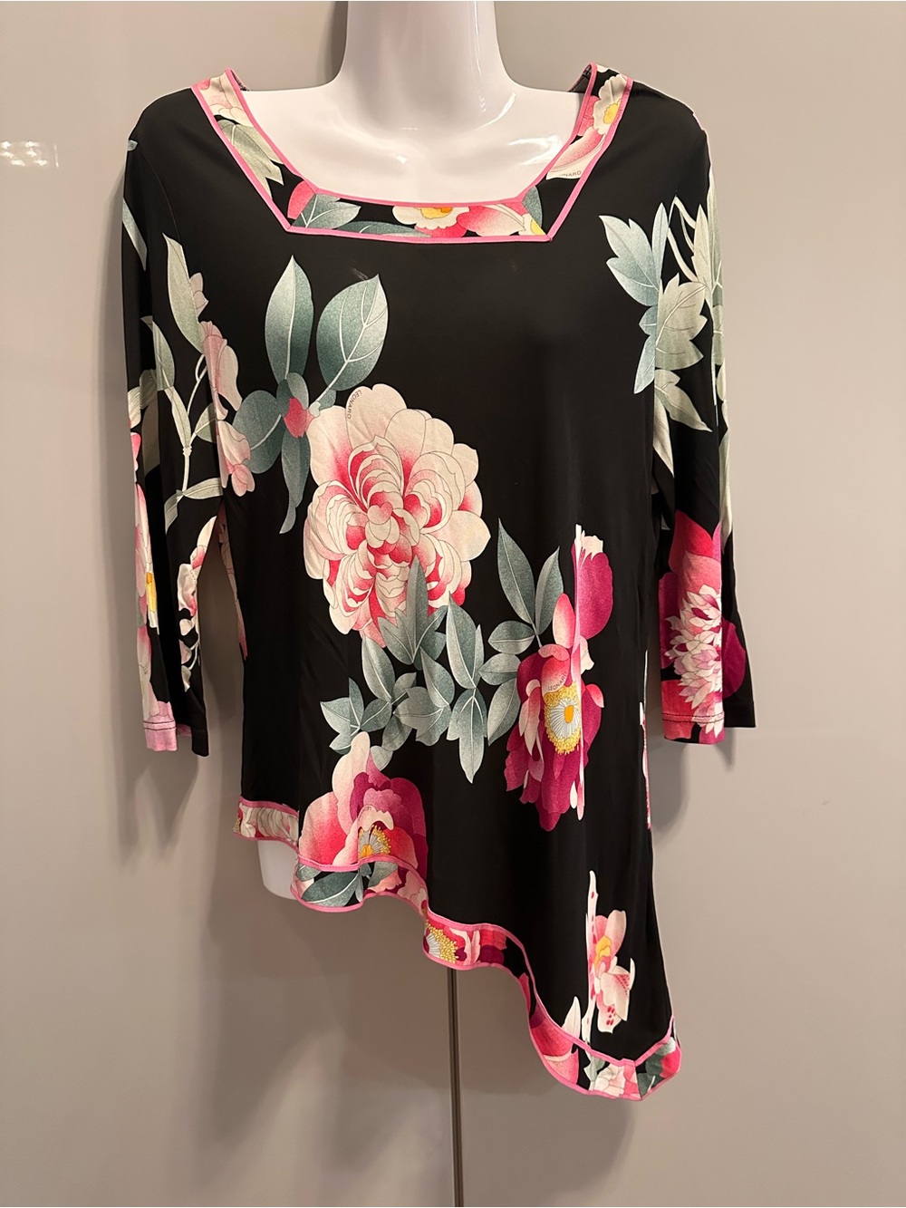 LEONARD black Floral Scoop-Neck Tunic with Pink Accents